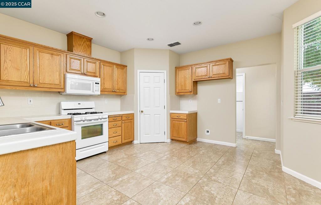 1070 Chesapeake Dr