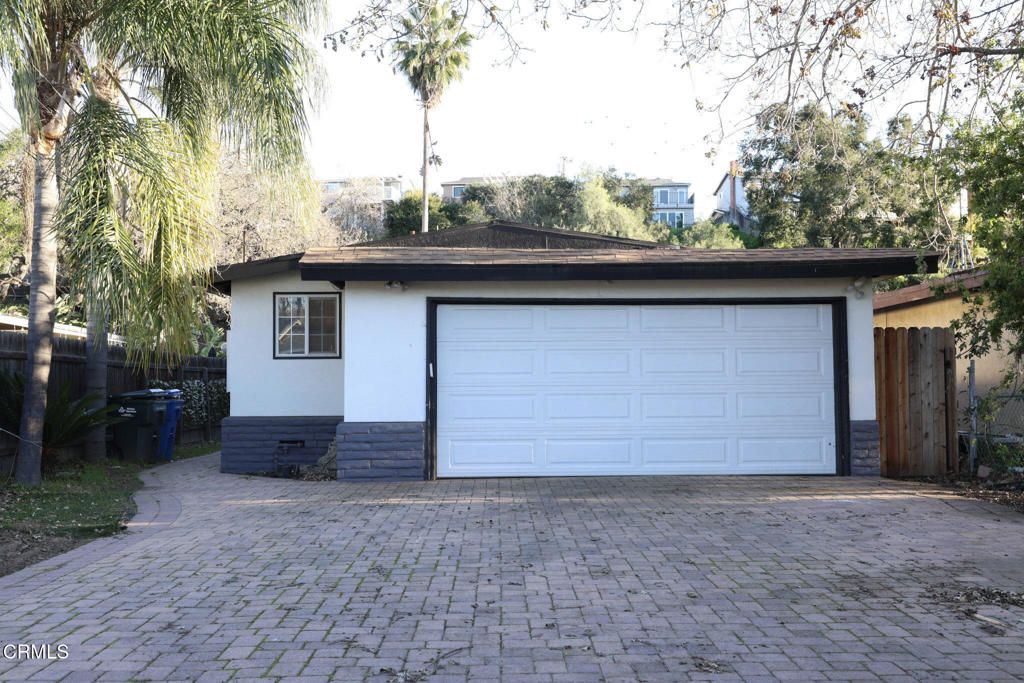 Photo of 628 Paige Lane, Thousand Oaks, CA 91360 (MLS # V1-34027)