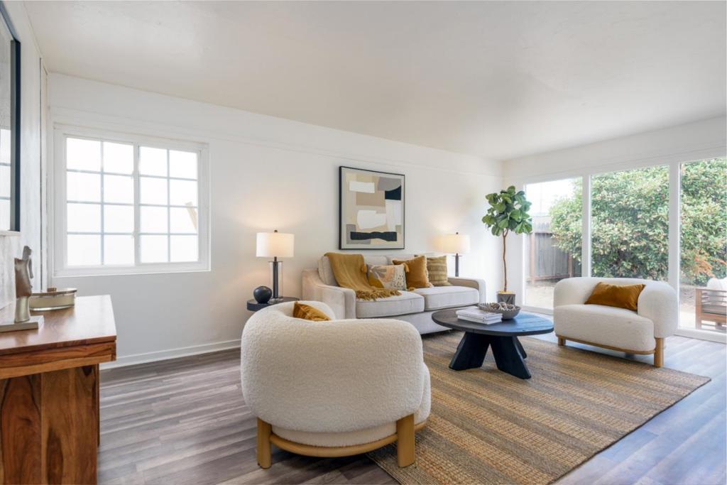 73 Poinsettia Avenue