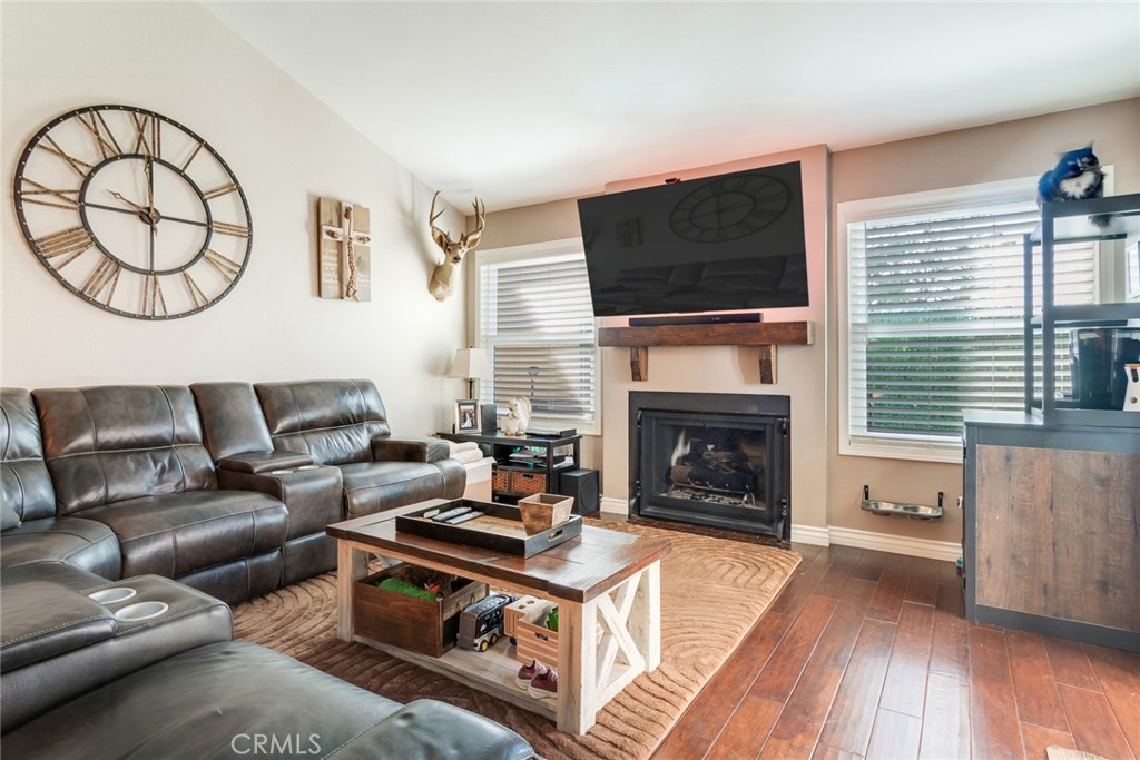 1182 Mountain Gate