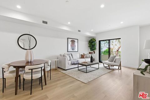 Photo of 3842 Don Tomaso Drive, Los Angeles, CA 90008 (MLS # 26673203)