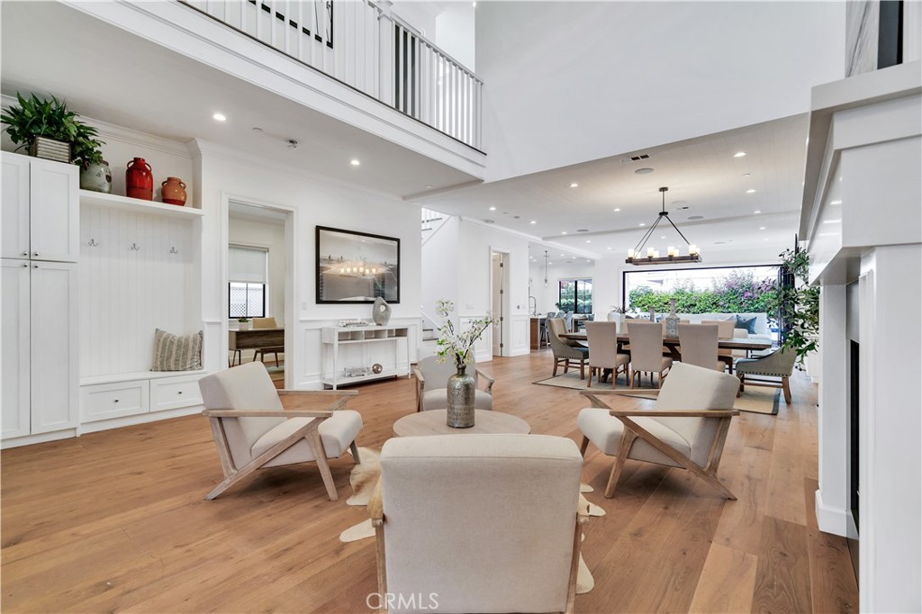 2001 Oak Avenue