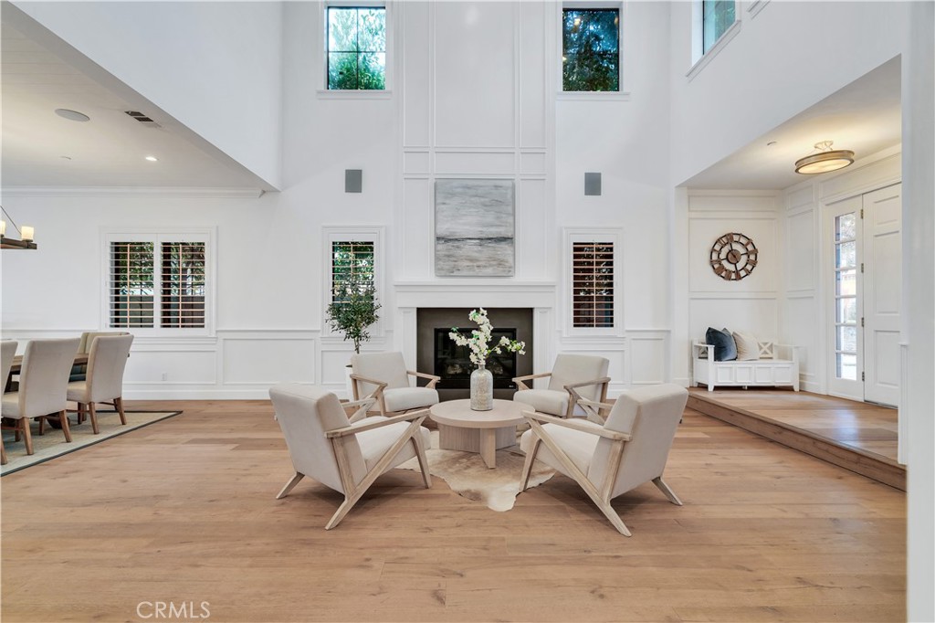 2001 Oak Avenue