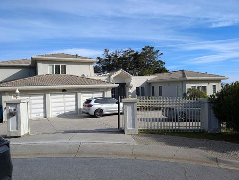 Photo of 20 Silk Tree Place, Hillsborough, CA 94010 (MLS # ML82039813)