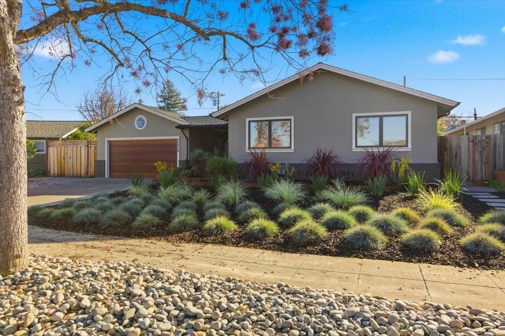 Photo of 5546 Amby Drive, San Jose, CA 95124 (MLS # ML82029736)