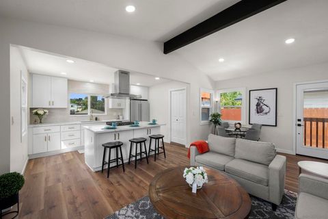3675 Herbert St San Diego CA 92103