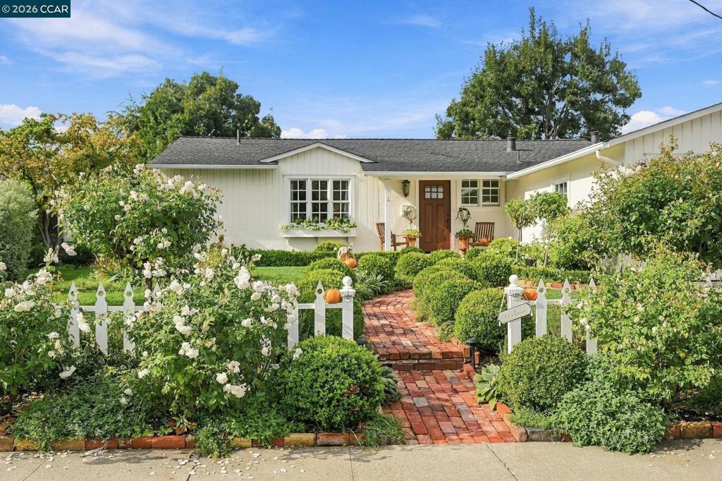 Photo of 3111 Baker Dr DR, Concord, CA 94519 (MLS # 41152213)