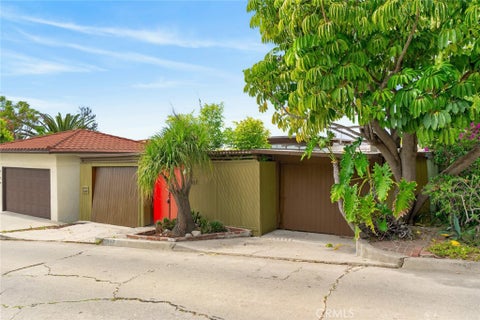 Photo of 2137 Mayview DR, Los Angeles, CA 90027 (MLS # CV26215647)