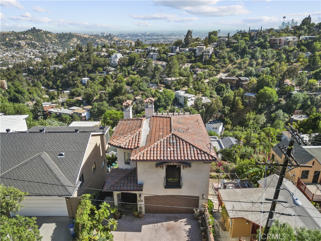 Properties 4 633 Sunnyhill Drive