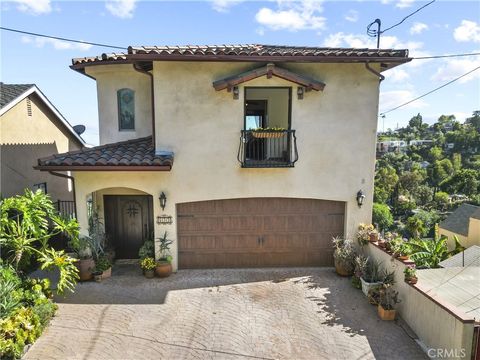 Photo of 633 Sunnyhill Drive, Los Angeles, CA 90065 (MLS # SR25116871) Photo of 633 Sunnyhill Drive, Los Angeles, CA 90065 (MLS # SR25116871)