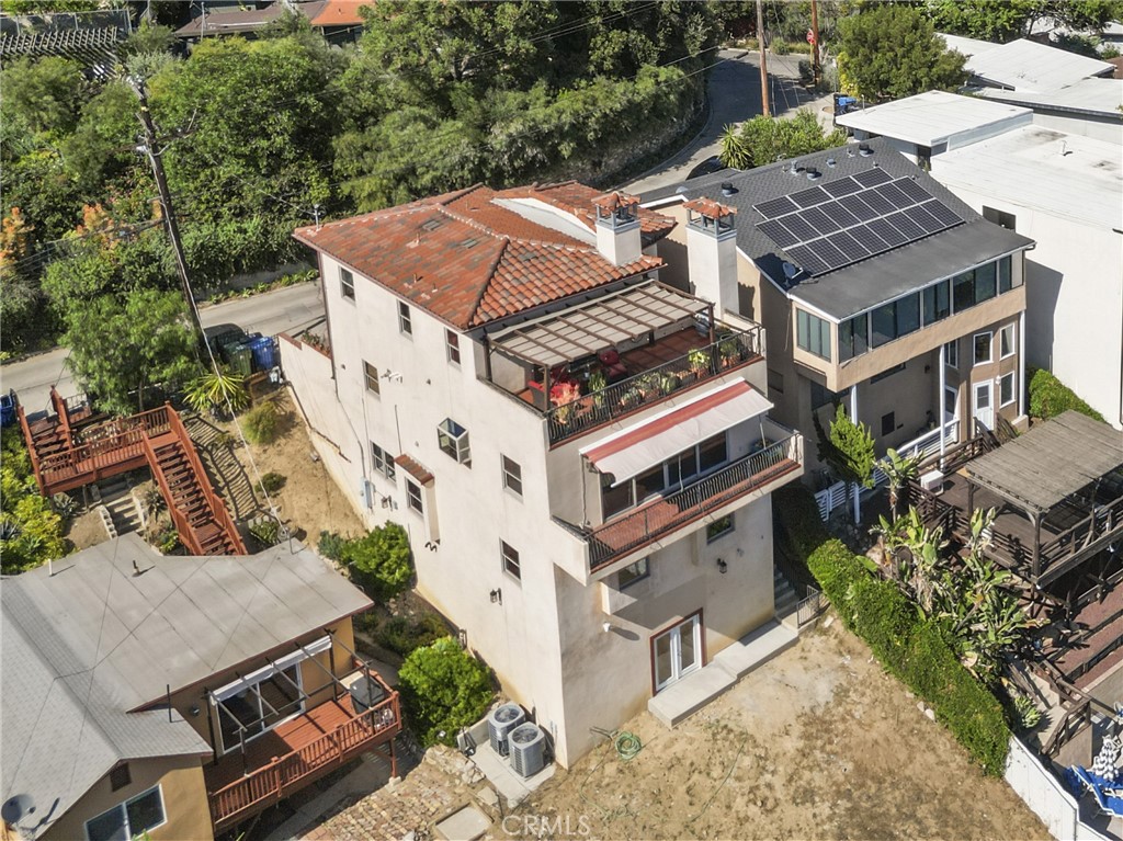 Properties 3 633 Sunnyhill Drive