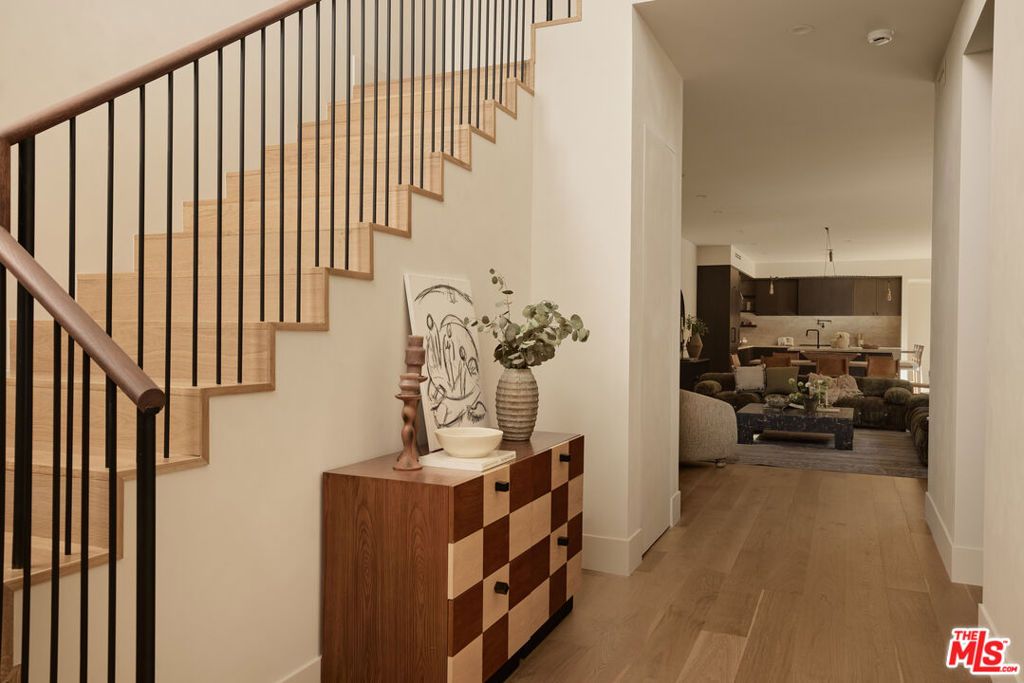 Photo of 2026 Louella Avenue, Venice, CA 90291 (MLS # 26651797)