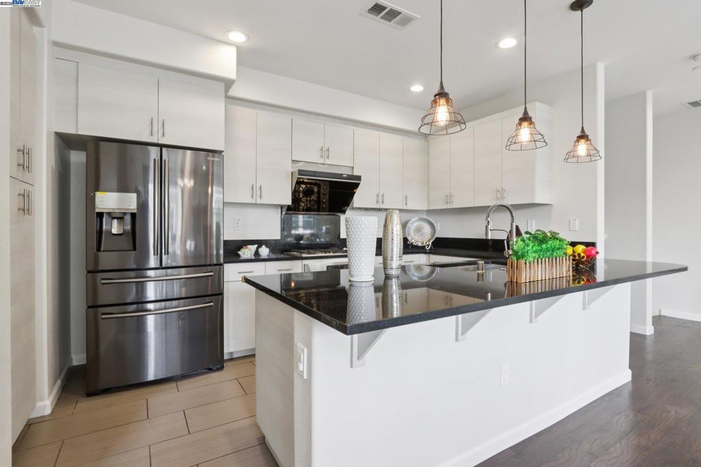 MILPITAS - Residential