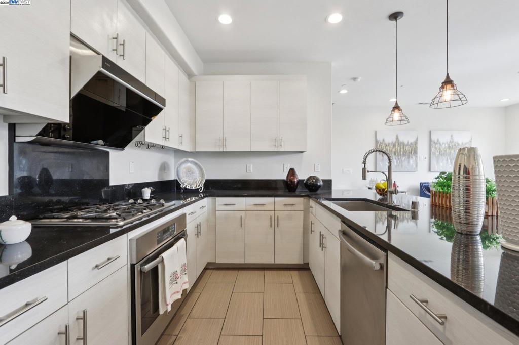 MILPITAS - Residential