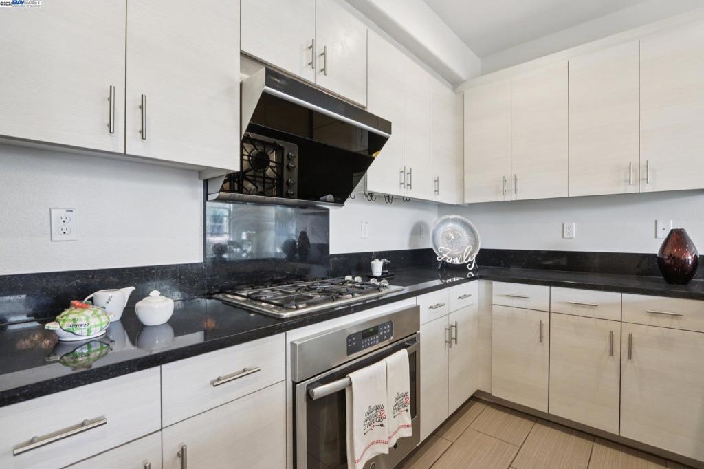 MILPITAS - Residential