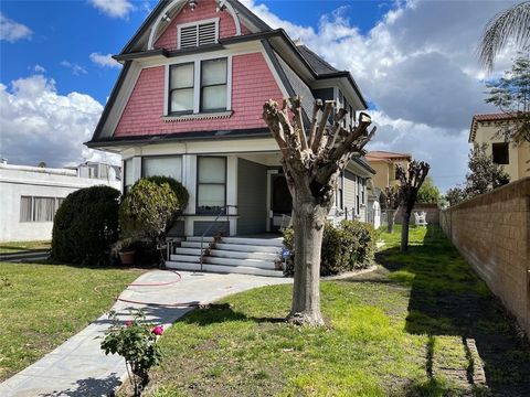 572 N La Cadena Colton CA 92324