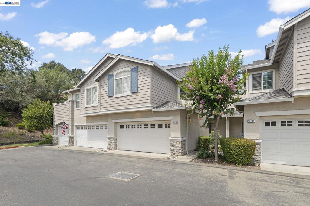 10706 Ian Ln