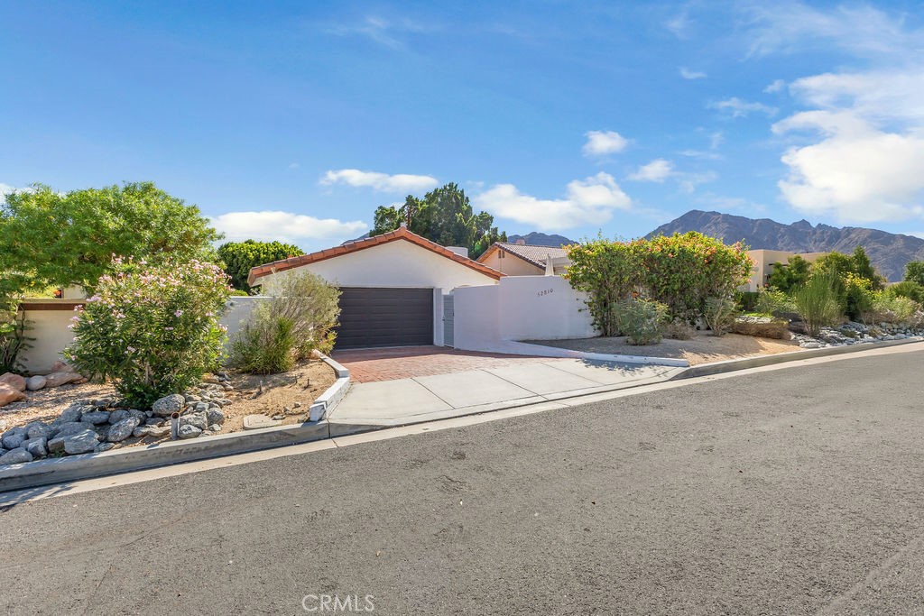 La Quinta Cove* - Residential