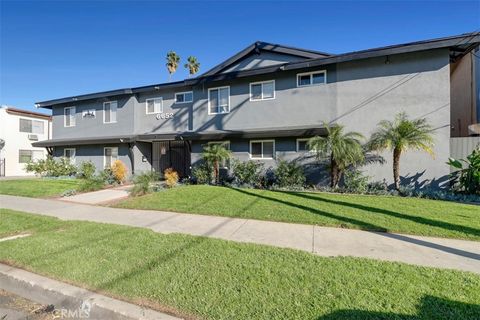 Photo of 6652 Darby Avenue, Reseda, CA 91335 (MLS # SR26016917)