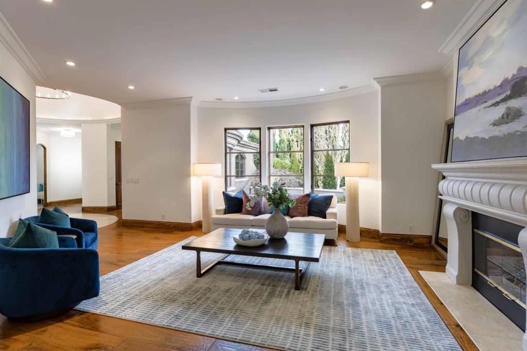 8 Reyna Place