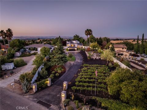 925 Osos Way Paso Robles CA 93446