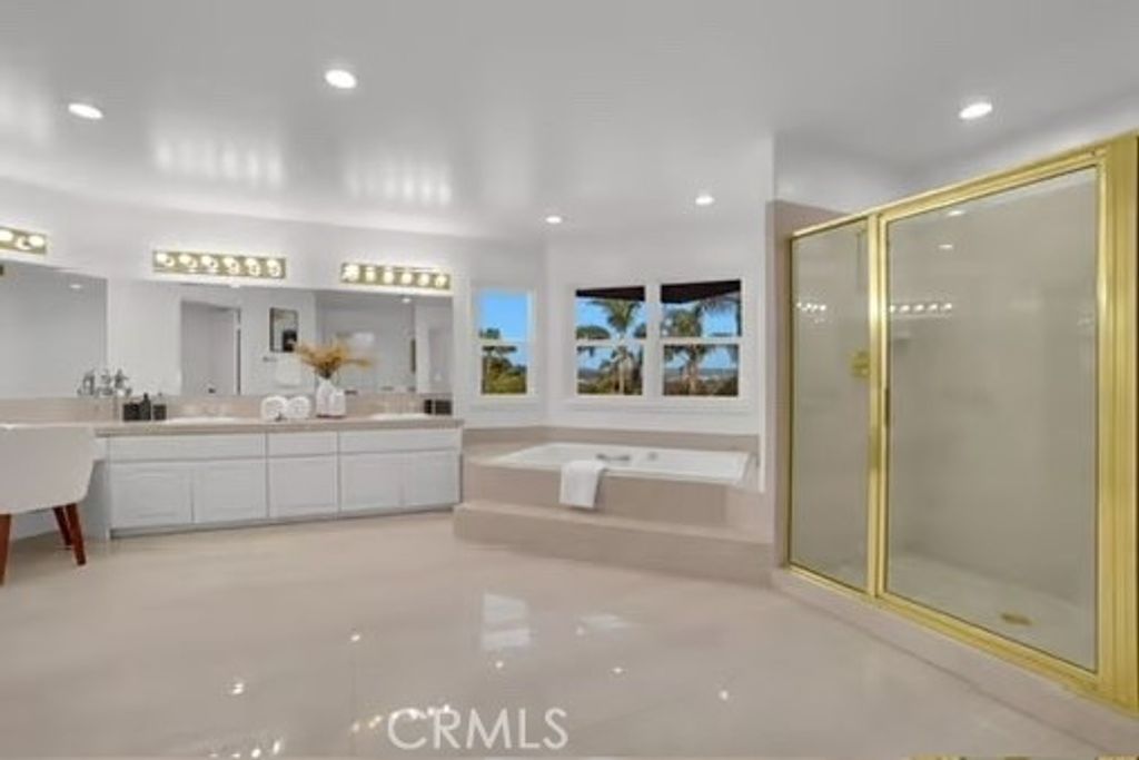 listing image 130726627137581978526