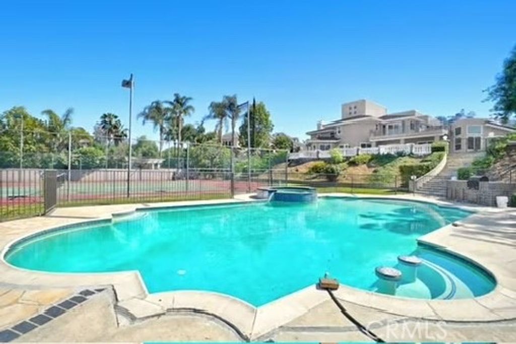 listing image 130721367425134703620
