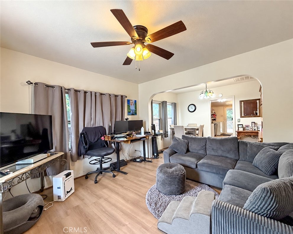 637 W 6th
