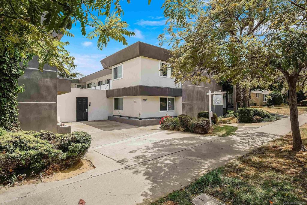 A Vibrant Quiet Complex with Common Area POOL, Downstairs Unit, Upgraded Kitchen & Bathroom, Newer Appliances, Flooring & Paint, Air Conditioning, Community Laundry Room, Gated Residence, Adjacent to Mission Beach, Mission Bay, La Jolla, Crystal Pier, Vacation Village, Sea World, Tourmaline Surfing Park, Fanuel Street Park & Kate Sessions Park. (Please preview this residence prior to submitting an application).