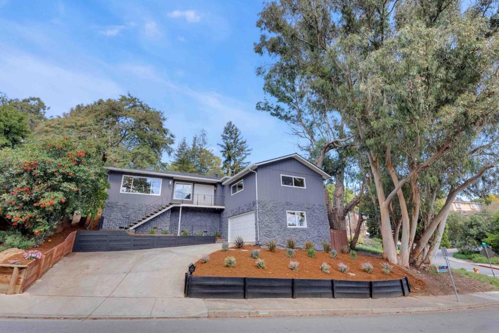 385 Phelps Road