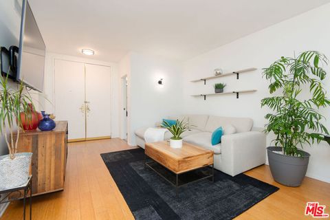 1131 Alta Loma Road 123 West Hollywood CA 90069