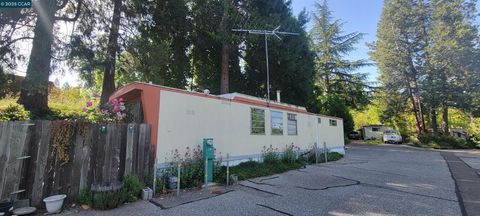 Photo of 617 Walsh Street St, Grass Valley, CA 95945 (MLS # 41115706) Photo of 617 Walsh Street St, Grass Valley, CA 95945 (MLS # 41115706)