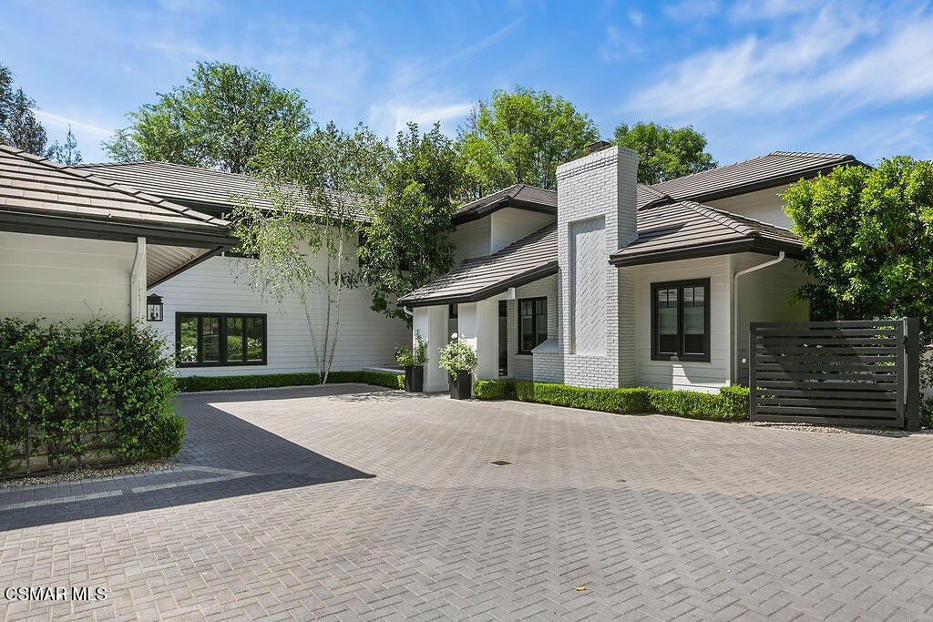 Properties 3 4188 Cresthaven Drive