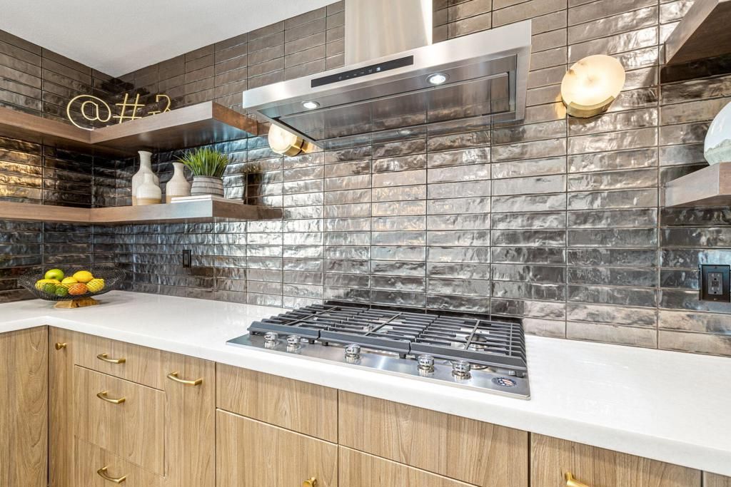 listing image 130722808174792612671