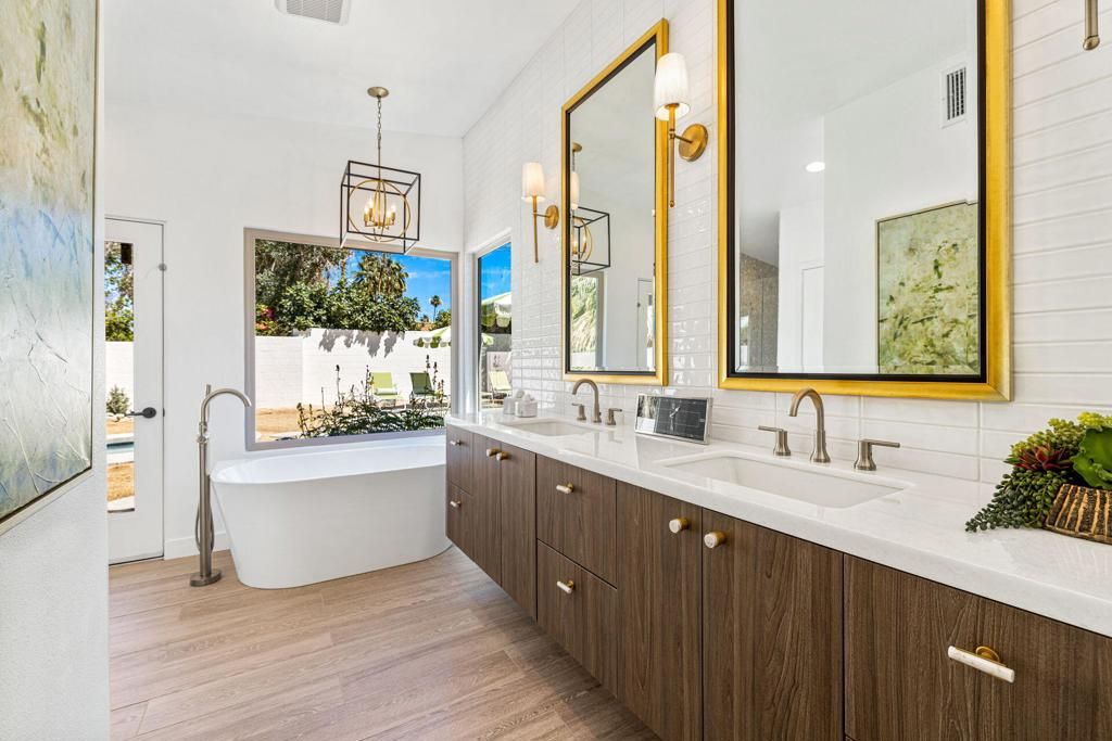 listing image 130727761798939246654
