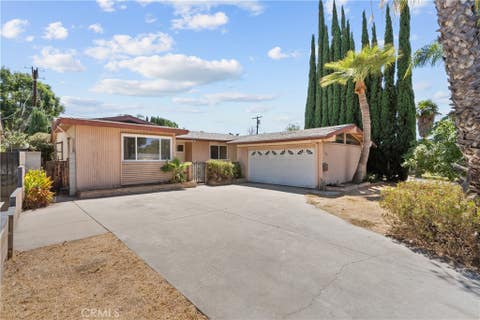 Photo of 10048 Swinton Avenue, Granada Hills, CA 91343 (MLS # SR26169136)
