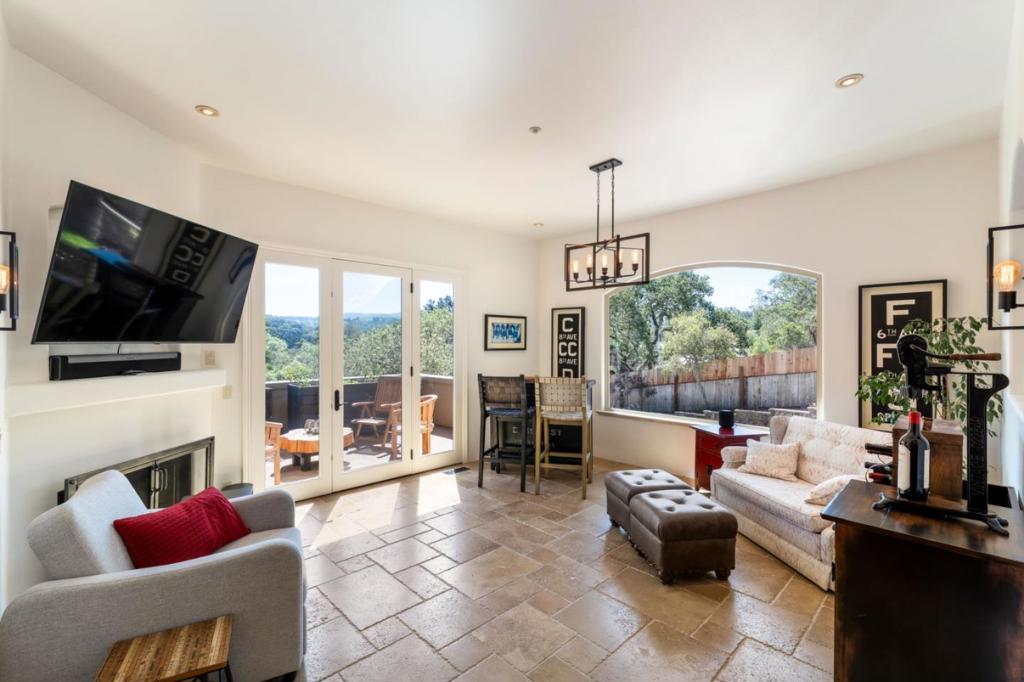 109 Corral De Tierra Road