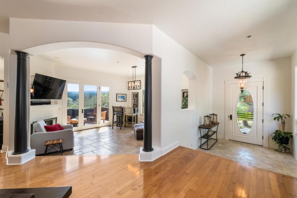 109 Corral De Tierra Road