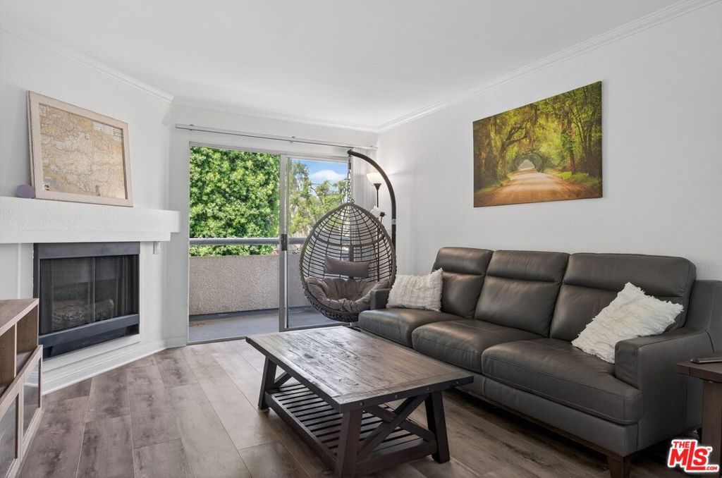 Photo of 5565 Canoga Avenue #119, Woodland Hills, CA 91367 (MLS # 26669825)