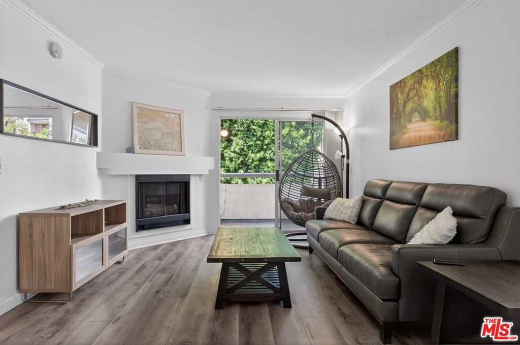 Photo of 5565 Canoga Avenue #119, Woodland Hills, CA 91367 (MLS # 26669825)