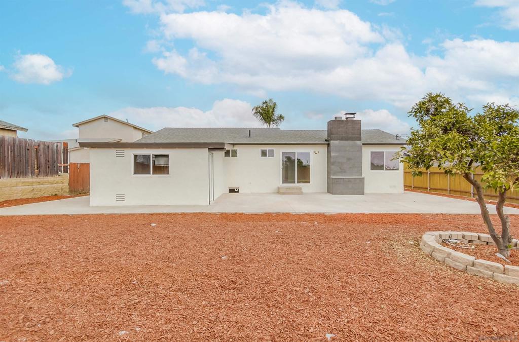 824 PARAISO AVE