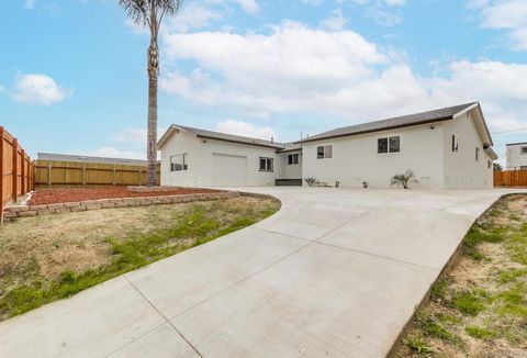 824 PARAISO AVE Spring Valley CA 91977