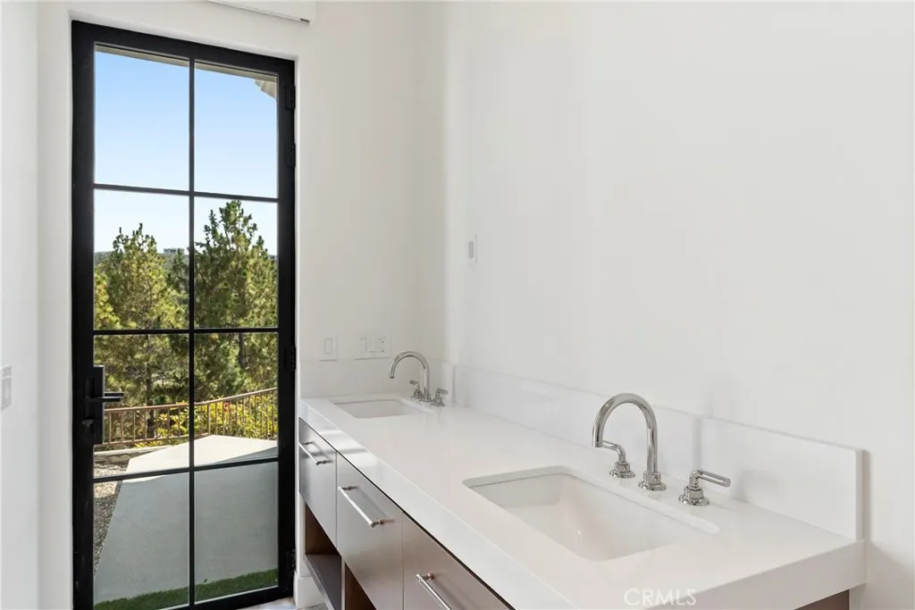 Rancho Santa Fe, California 92067, United States, 4 Bedrooms Bedrooms, ,5 BathroomsBathrooms,Residential,Active,175361