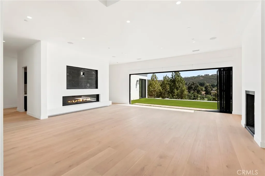 Rancho Santa Fe, California 92067, United States, 4 Bedrooms Bedrooms, ,5 BathroomsBathrooms,Residential,Active,175361