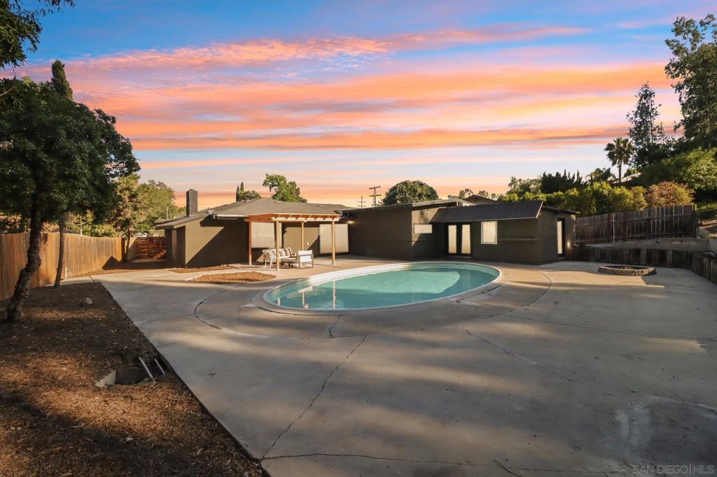 6288 Broadmoor Dr