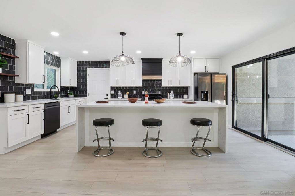 6288 Broadmoor Dr