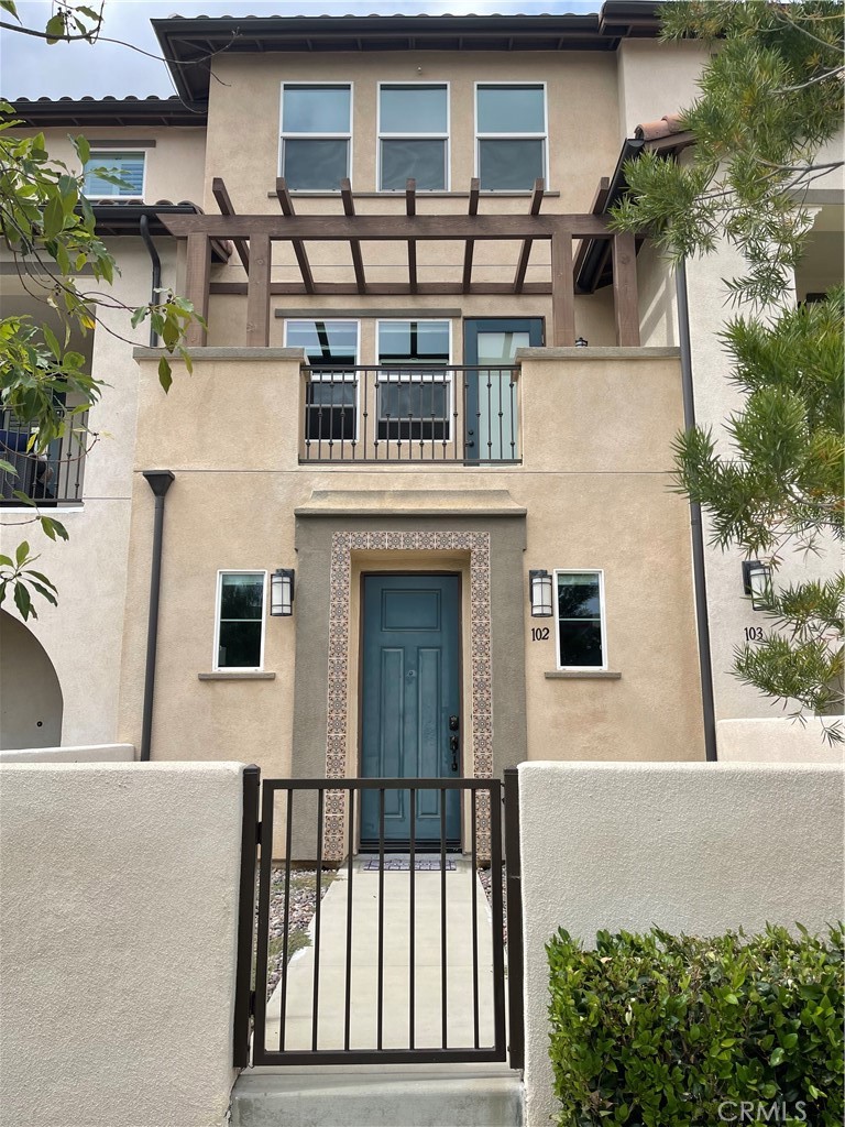 Townhome built 2017, has upgraded wood floor in the dining area and family area, dining area has huge kitchen island could sit four persons, recess lights, induction cooktop , solar system paid in full for worth $30,000 included on the sale, has two suite bedrooms with their own bathrooms and walk in closet Has window shade with remote control, central air and heat, two car garage and more . A must see.