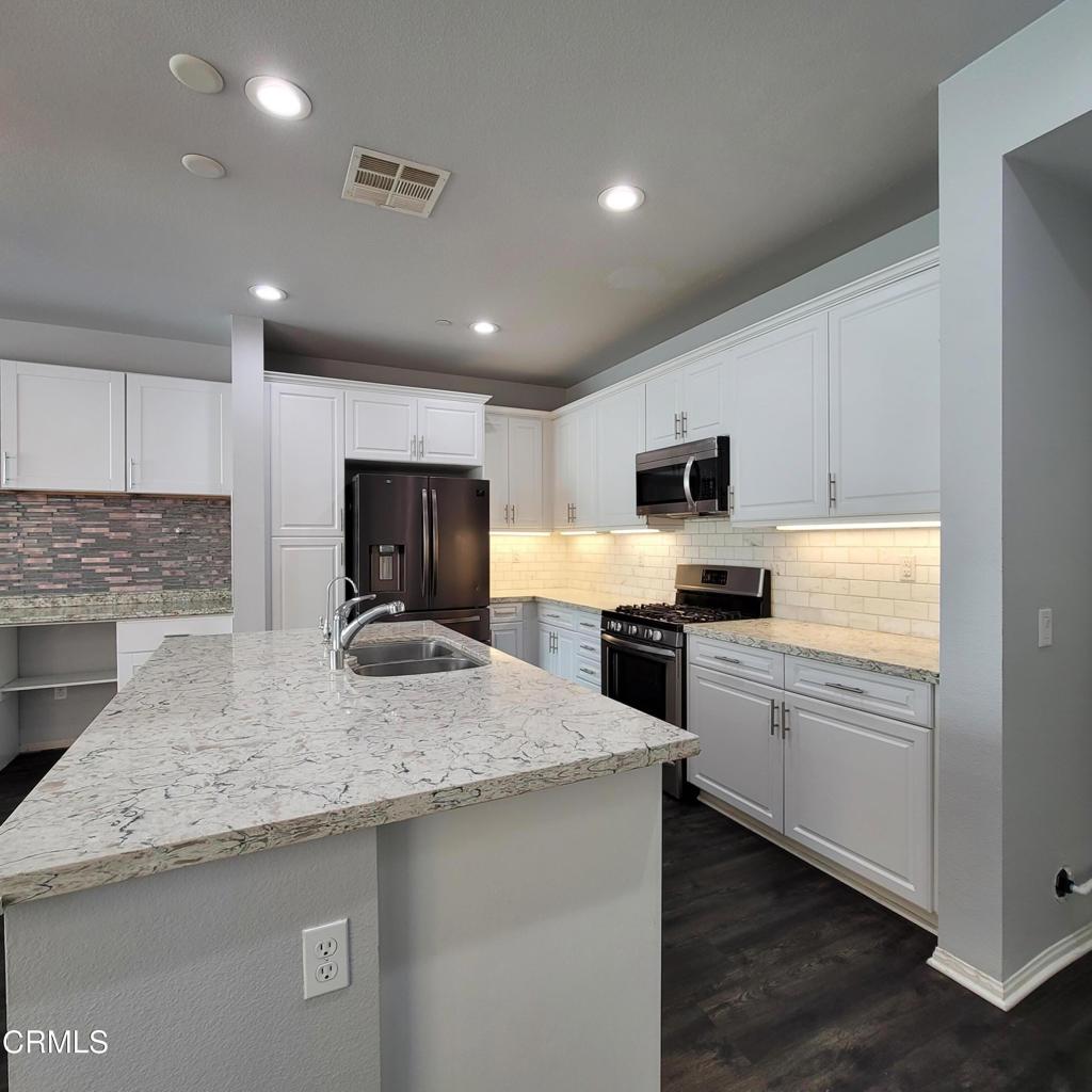 1814 Daffodil Avenue