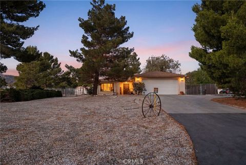 Photo of 9554 Sunrise Court, Phelan, CA 92371 (MLS # CV26085038)