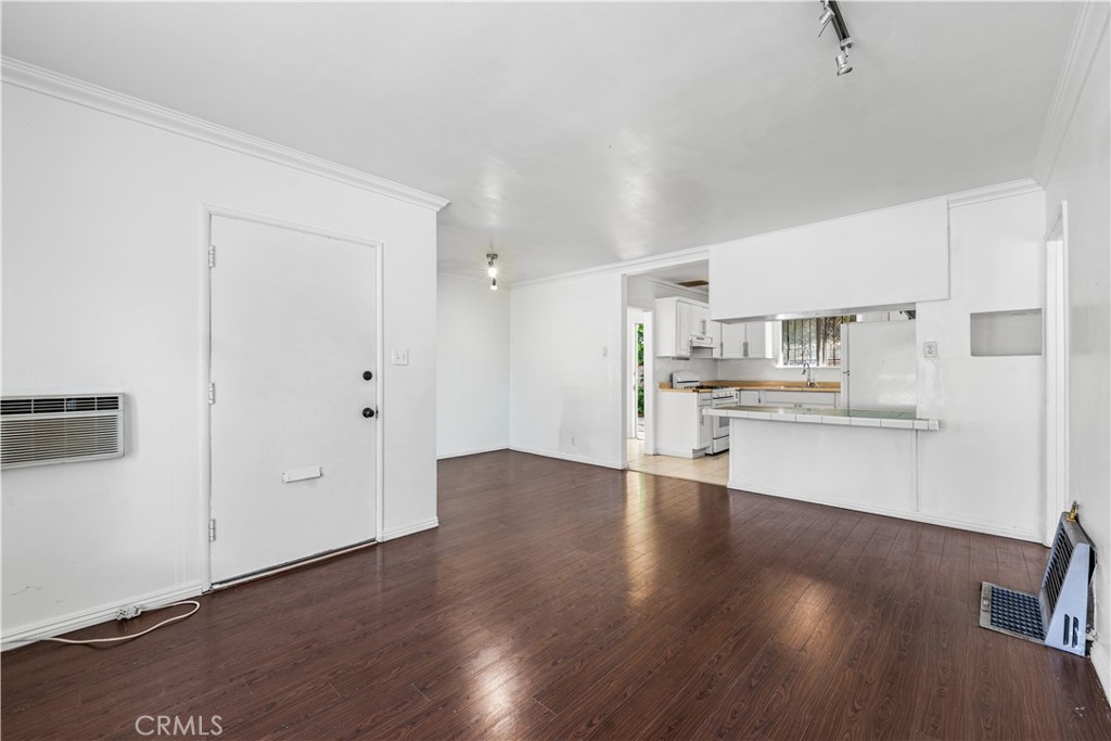 1034 Loma Verde
